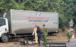 Va chạm với ô tô tải trên QL6, người điều khiển xe máy tử vong