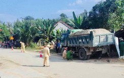 Va chạm với xe tải, nữ sinh lớp 6 tử vong thương tâm