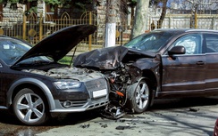 Những tính năng ô tô tự kích hoạt khi tai nạn