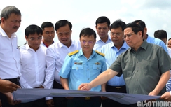 Thủ tướng kiểm tra đường cao tốc, sân bay Cà Mau
