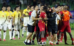 CĐV Bình Định có hành động gây phẫn nộ với cầu thủ Thanh Hóa