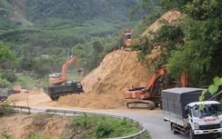Nối cống, bạt đồi cải tạo hàng loạt điểm cua trên QL49