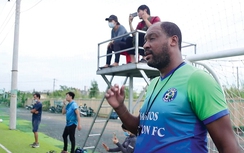 Góc khuất cuộc sống cầu thủ ngoại ở Việt Nam