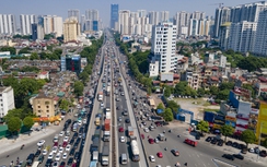 Cửa ngõ Hà Nội đông đúc, bến xe hạ nhiệt ngày đầu nghỉ lễ