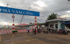 Ngày đầu tiên hồi sinh bến phà Vàm Cống trăm năm tuổi