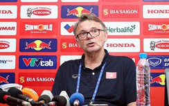 Chơi ấn tượng trước Palestine, Công Phượng và Văn Toàn vẫn bị HLV Troussier chê