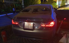 Người đàn ông có nồng độ cồn lái ô tô húc thủng cổng UBND tỉnh Khánh Hòa