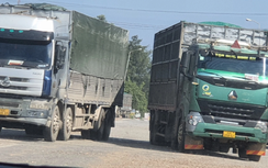 Xe chở có ngọn ngang nhiên chạy ngược chiều trên QL24C về cảng Dung Quất