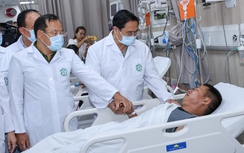 Thủ tướng đến thăm các nạn nhân vụ cháy chung cư mini ở Hà Nội