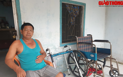 Ông lão ngồi xe lăn bán vé số, cả đời chỉ mơ sắm được chiếc nồi cơm điện