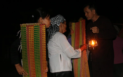 Nghề chiếu ở Đồng Tháp khởi sắc sau đêm tái hiện  “chợ ma Định Yên”