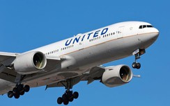 Máy bay Mỹ chở 284 người đột ngột hạ độ cao 8.500m trong 10 phút