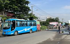 Bản tin TNGT 19/9: Một phụ nữ đi xe máy bị xe khách cán qua sau va chạm