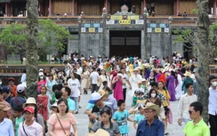 Đại Nội Huế nườm nượp khách tham quan trong ngày 2/9