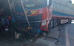 Sơn La: Ô tô đầu kéo tông xe máy đang sang đường, một người tử vong