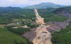 Hàng nghìn công nhân tăng tốc thi công, đẩy tiến độ cao tốc Bắc - Nam qua Hà Tĩnh