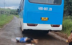 Ô tô khách va chạm với xe máy, một học sinh lớp 8 tử vong