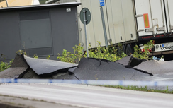 Đường cao tốc lớn ở Thụy Điển nứt gãy, trồi sụt trong đêm