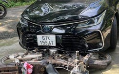 Sau va chạm, nữ tài xế ô tô hoảng loạn ủi xe máy hơn 2km về nhà