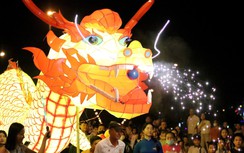 Tưng bừng rước đèn Trung thu khổng lồ tại Hà Tĩnh