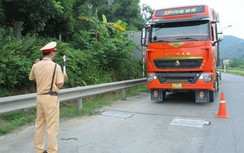 Liên tiếp phát hiện ô tô chở quá tải trọng hơn 240% ở Lào Cai