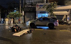 TP.HCM: Xe máy tông trực diện ô tô 7 chỗ, nam thanh niên tử vong