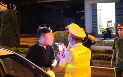 Quảng Trị: Nhiều tài xế thổi nồng độ cồn đối phó vẫn bị phạt nghiêm