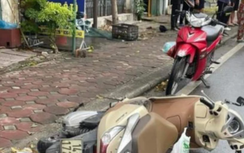 Xe máy tông người đi bộ trên quốc lộ 18, hai người nhập viện