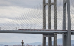 Tuyến đường sắt cao tốc vượt biển đầu tiên của Trung Quốc chính thức vận hành