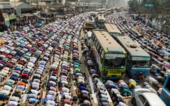 Hàng nghìn người đu bám trên tàu hỏa đi dự lễ hội Biswa Ijtema