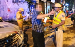 Tài xế xe Camry trốn đo nồng độ cồn còn dọa đánh người