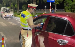 Không vi phạm, CSGT có được dừng xe kiểm tra nồng độ cồn?