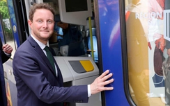 Pháp muốn chi mạnh tay, phát hành vé tàu tháng giá rẻ, khuyến khích khách đi tàu