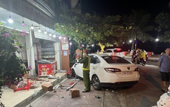 Ô tô mất lái lao lên vỉa hè Hải Phòng: Nạn nhân mất 1 chân, dập phổi