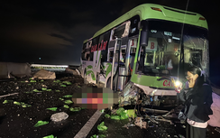 Bản tin TNGT 9/9: Tông vào xe đầu kéo đỗ bên đường, nam thanh niên đi xe máy tử vong