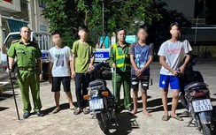 Xử lý nhóm thanh niên say rượu, cầm hung khí phóng xe đi giải quyết mâu thuẫn
