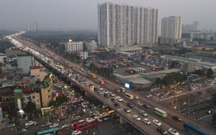 Cửa ngõ Thủ đô ken đặc người, xe ngày cuối nghỉ lễ