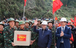 Thủ tướng biểu dương tinh thần làm xuyên lễ, xuyên Tết trên các công trình giao thông