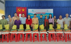 CSGT Bạc Liêu mang Xuân đến những gia đình khó khăn