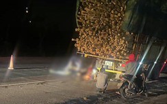 Bản tin TNGT 13/1: Hai người đàn ông tử vong sau khi tông vào xe tải chở keo