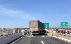 Khởi tố tài xế bỏ chạy hơn 20km trên cao tốc, lao xe vào CSGT