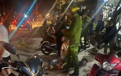 Tạm giữ hình sự kẻ dùng dao đâm phó công an phường ở Huế