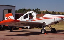 Video máy bay chữa cháy vướng dây điện và lao xuống cao tốc