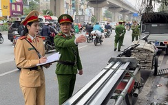 Công an đón lõng, phạt hàng loạt xe tự chế chở hàng cồng kềnh giữa Thủ đô