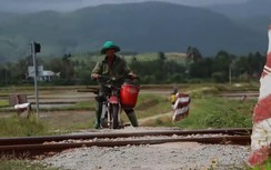 Quảng Ngãi xóa lối đi tự mở qua đường sắt ra sao?