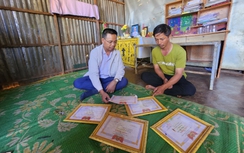 Vợ mất vì tai nạn, chồng gánh gồng nuôi bốn con thơ