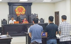 Chiều nay xét xử 3 cựu công an bắn dê của dân