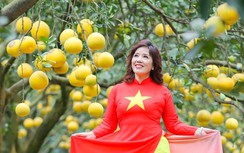 Nhà vườn bội thu khi khách nườm nườm đến chụp ảnh cùng bưởi Diễn