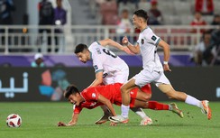 Chuyên gia bênh vực HLV Troussier giữa cơn bão chỉ trích