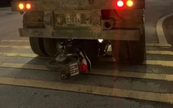 Bản tin TNGT 22/1: Bị xe container cuốn vào gầm, một người đi xe máy tử vong thương tâm